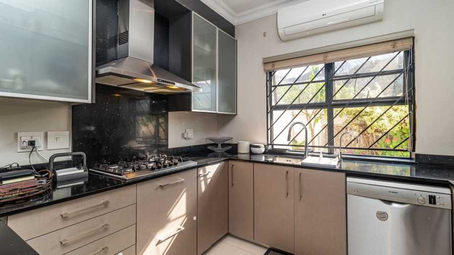 To Let 3 Bedroom Property for Rent in Claremont Upper Western Cape